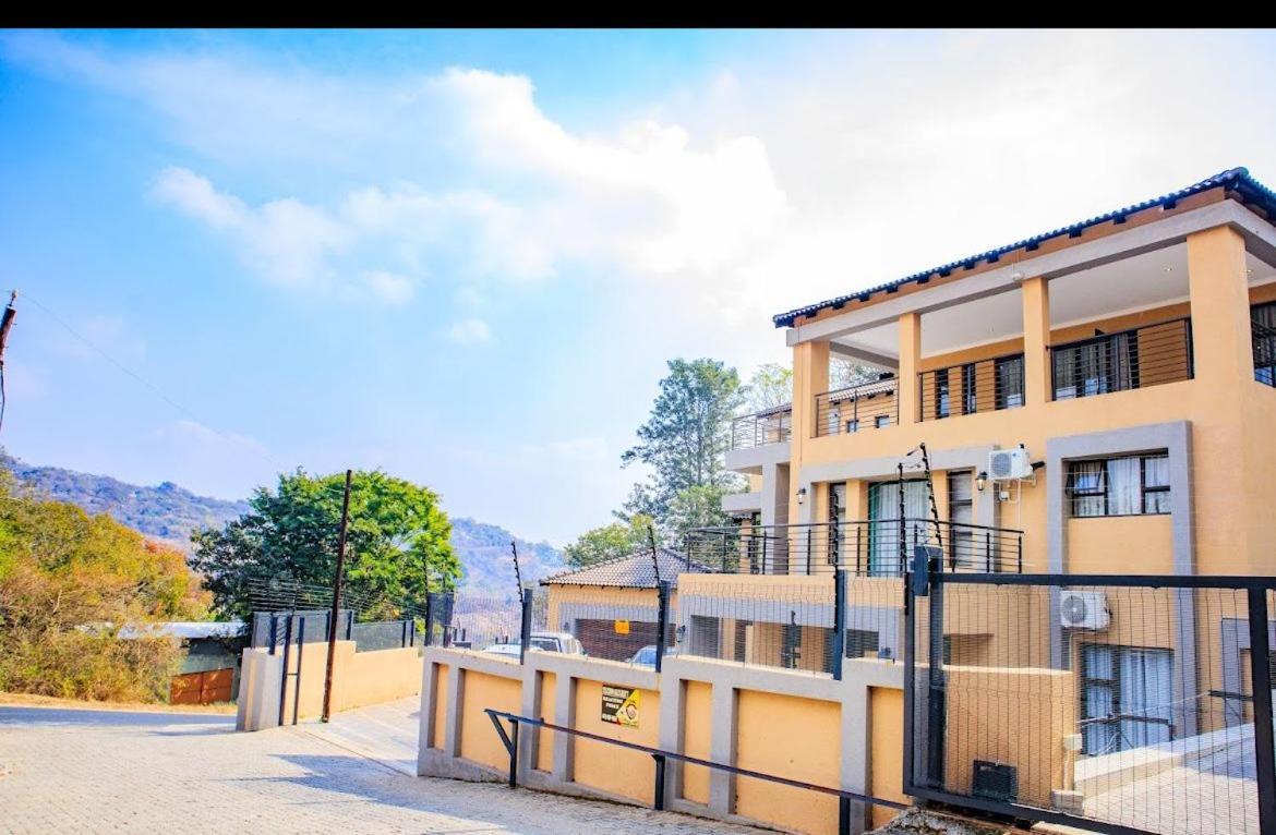 Tindlovu Guesthouse Mbombela Exterior photo