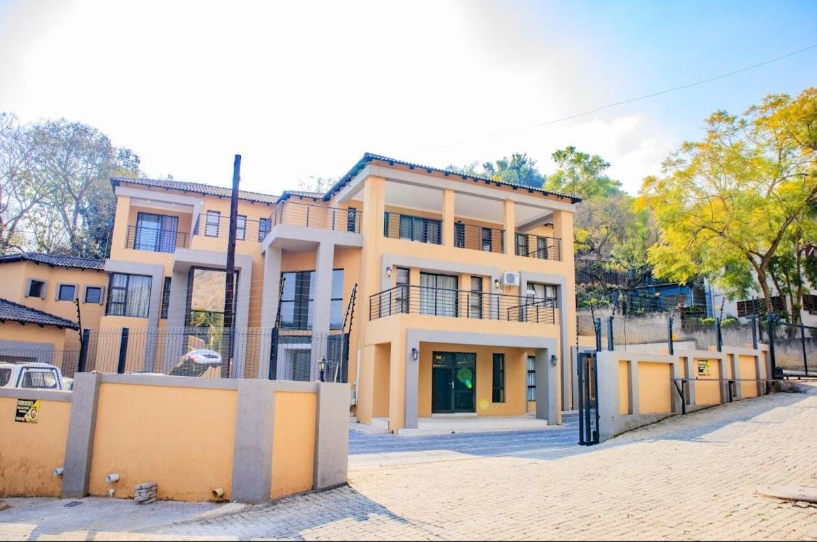 Tindlovu Guesthouse Mbombela Exterior photo